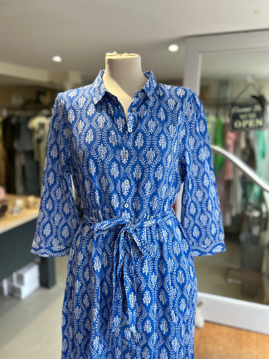 Mid-Sleeve Button Down Patterned Shirtdress - Blue & White