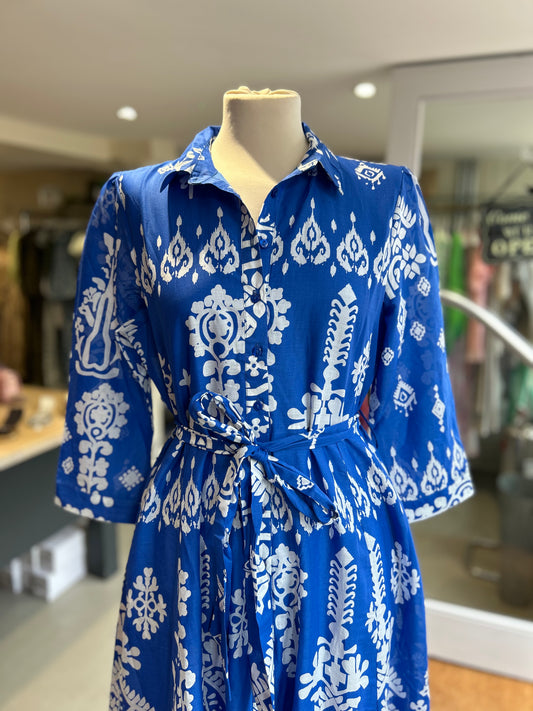 Mid-Sleeve Button Down Patterned Shirtdress - Exotic Blue & White