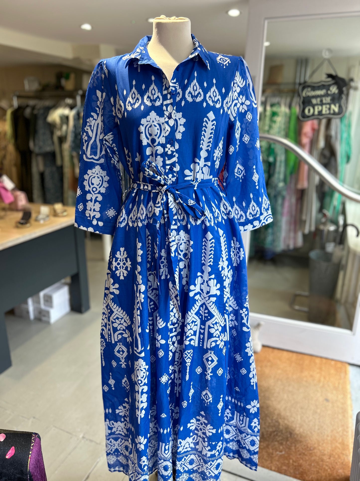 Mid-Sleeve Button Down Patterned Shirtdress - Exotic Blue & White