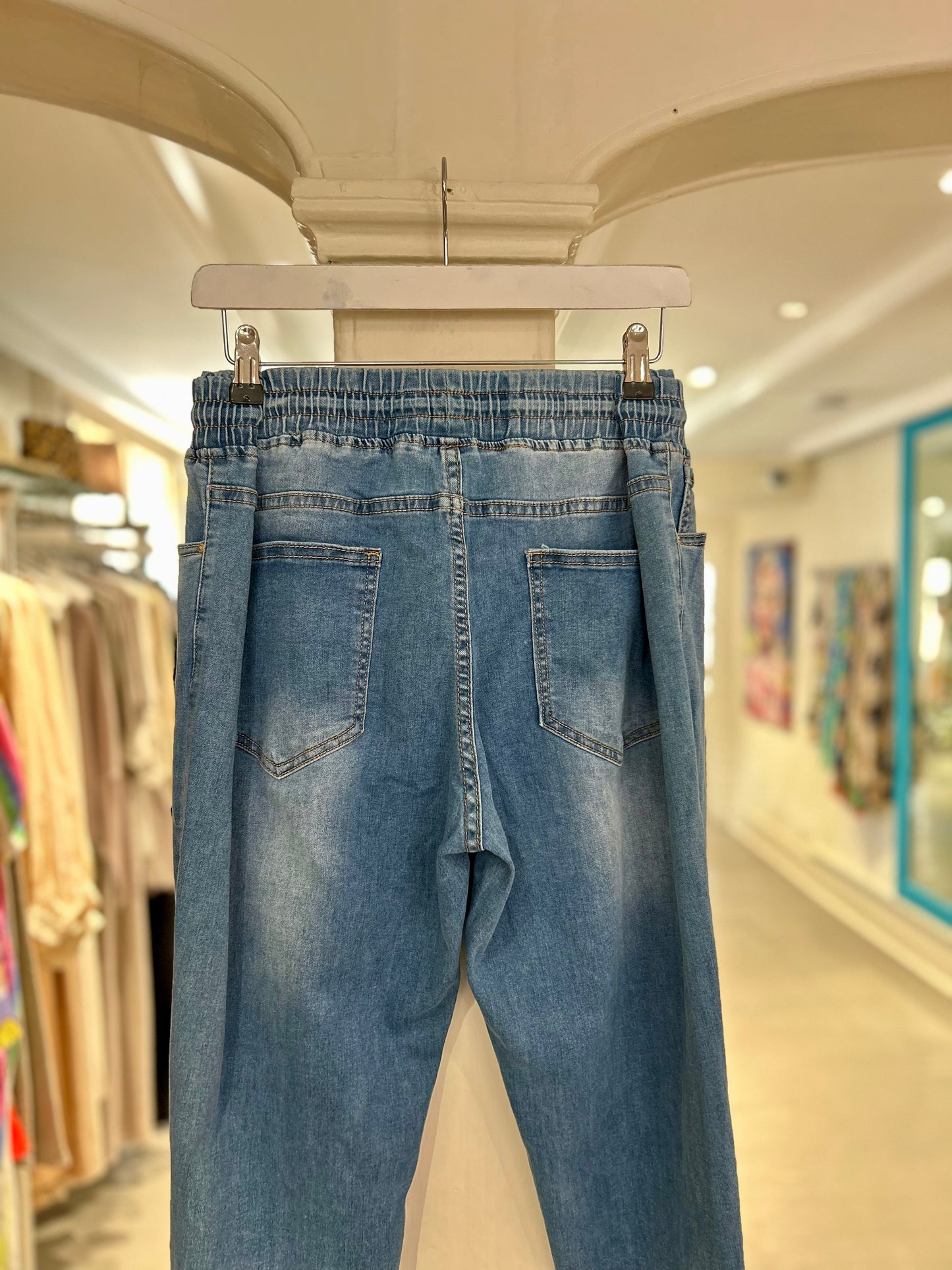 High Waisted Boyfriend Jeans with Elastic Waist - Mid Wash